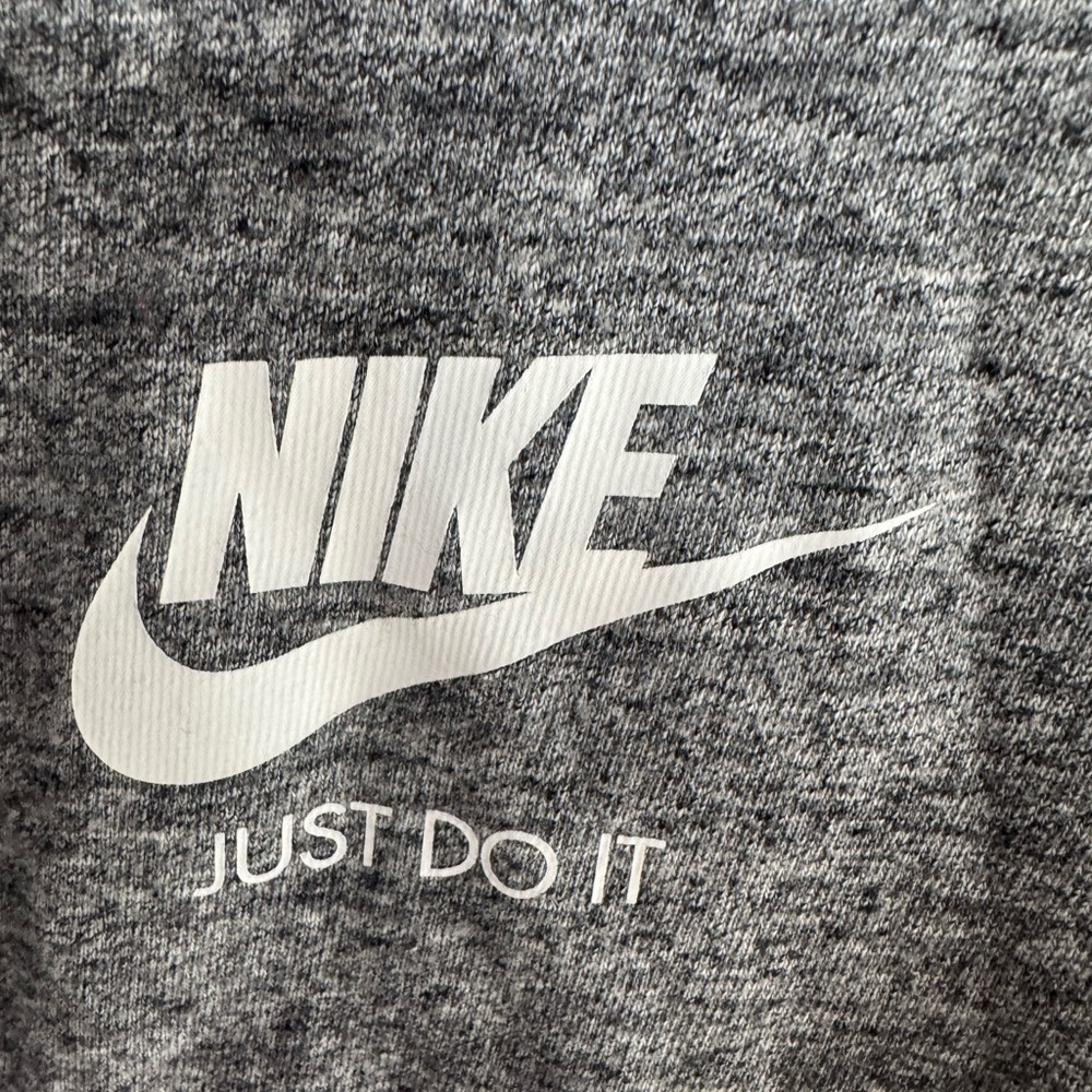 Nike size SM zip up gray thin sweatshirt/t-shirt, transfer logo - Picture 7 of 12